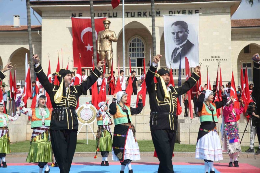 Mersin’de Coşkulu 19 Mayıs Kutlaması