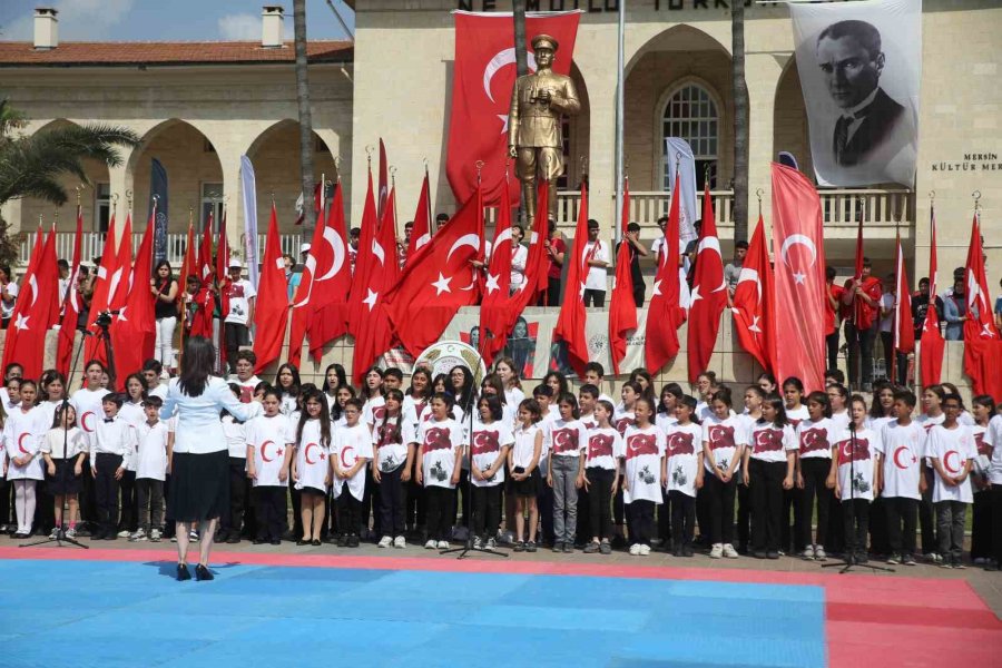 Mersin’de Coşkulu 19 Mayıs Kutlaması