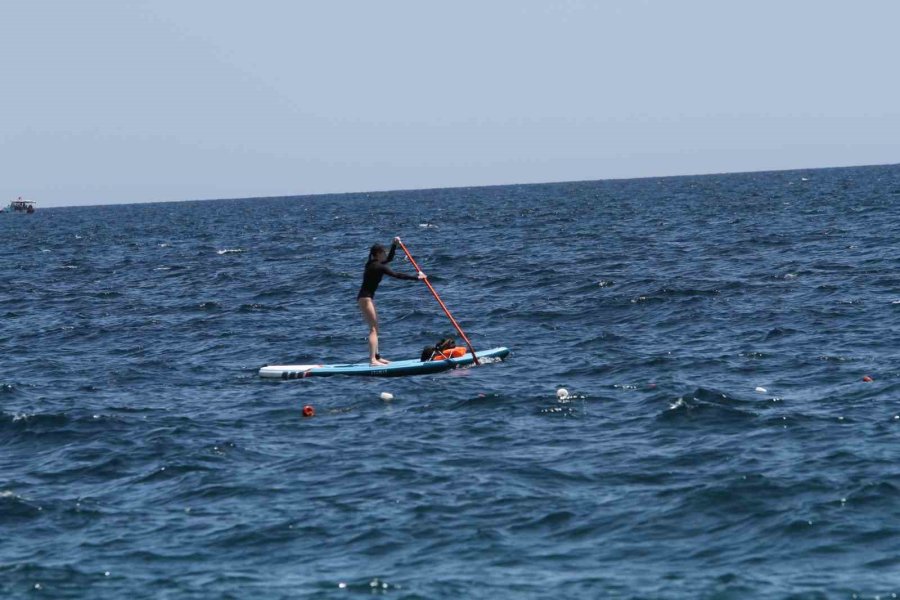 Doğu’da Karla Mücadele, Antalya’da İse Deniz Keyfi