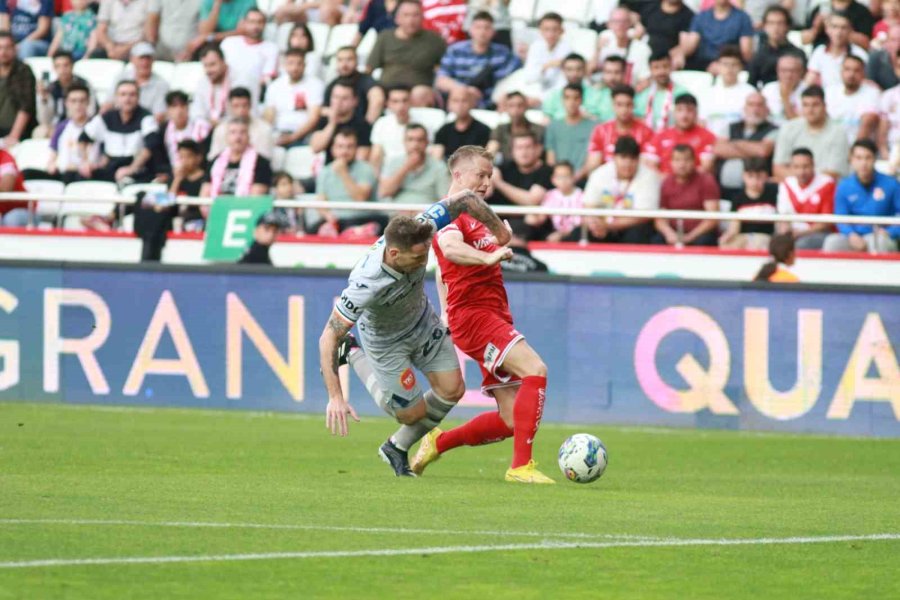 Spor Toto Süper Lig: Fta Antalyaspor: 0 - Medipol Başakşehir: 0 (ilk Yarı)