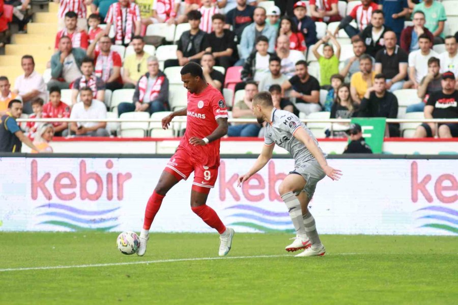 Spor Toto Süper Lig: Fta Antalyaspor: 0 - Medipol Başakşehir: 0 (ilk Yarı)