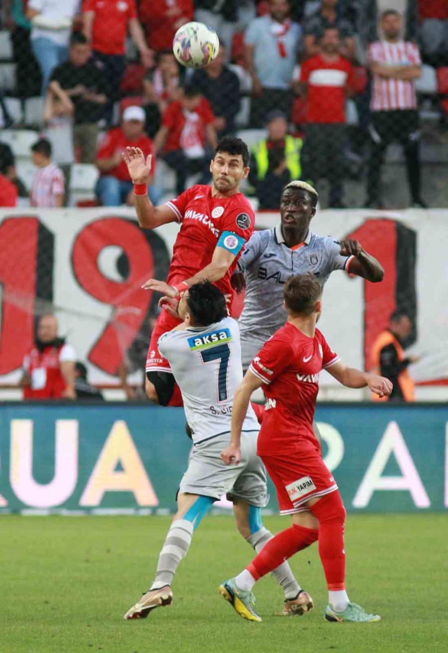 Spor Toto Süper Lig: Fta Antalyaspor: 0 - Medipol Başakşehir: 0 (maç Sonucu)