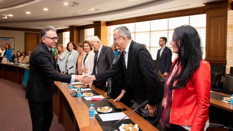 Eczacılık Fakülteleri Dekanlar Konseyi Toplantısı, Sü’de Yapıldı