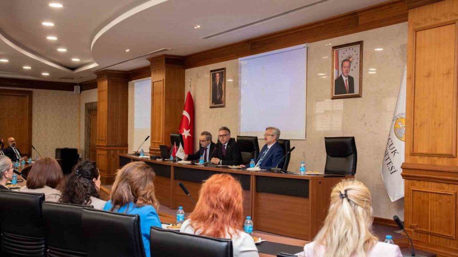 Eczacılık Fakülteleri Dekanlar Konseyi Toplantısı, Sü’de Yapıldı