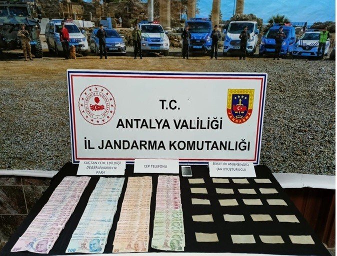 Jandarma Uyuşturucu Tacirlerine Göz Açtırmıyor: 33 Tutuklama