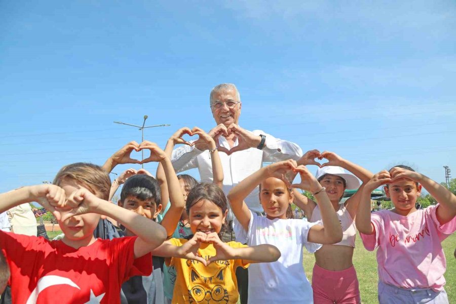 Mezitli’de Uçurtma Şenliği Gerçekleştirildi