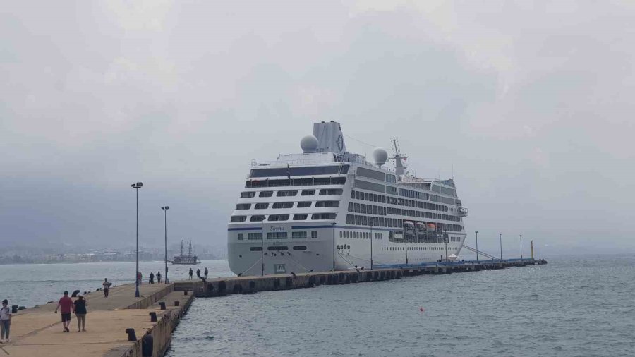 Çoğu Amerikan Vatandaşı 641 Yolcunun Bulunduğu Lüks Kruvaziyer Alanya’da