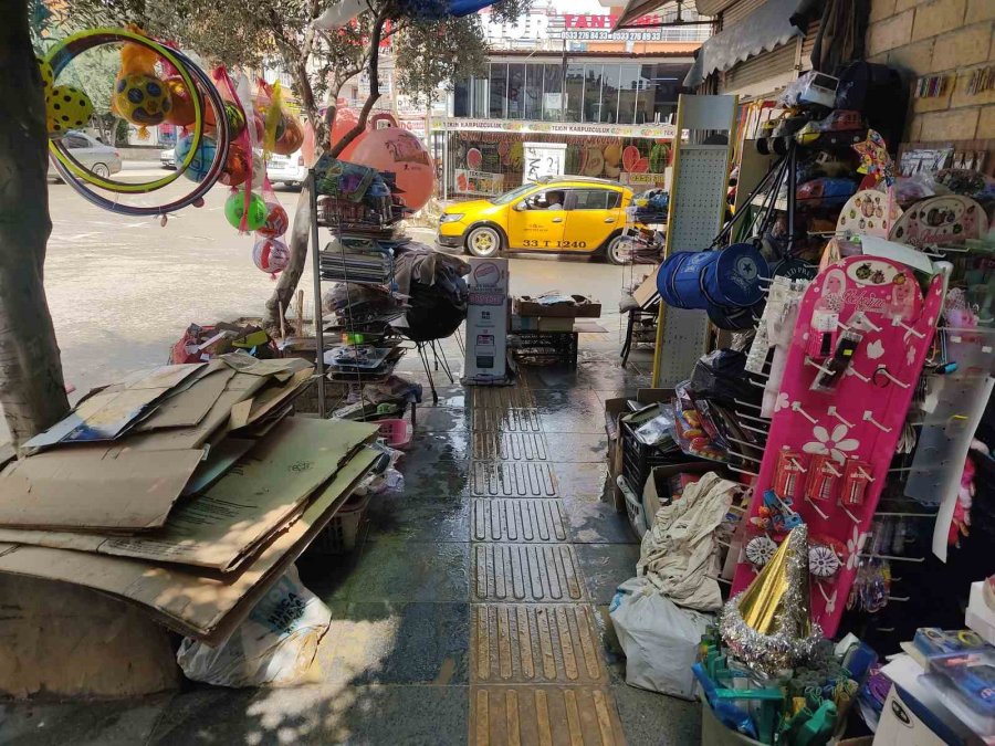 Mersin’de Ev Ve İş Yerleri Su Basan Vatandaşlar: "her Yıl Aynı Şeyleri Yaşıyoruz"