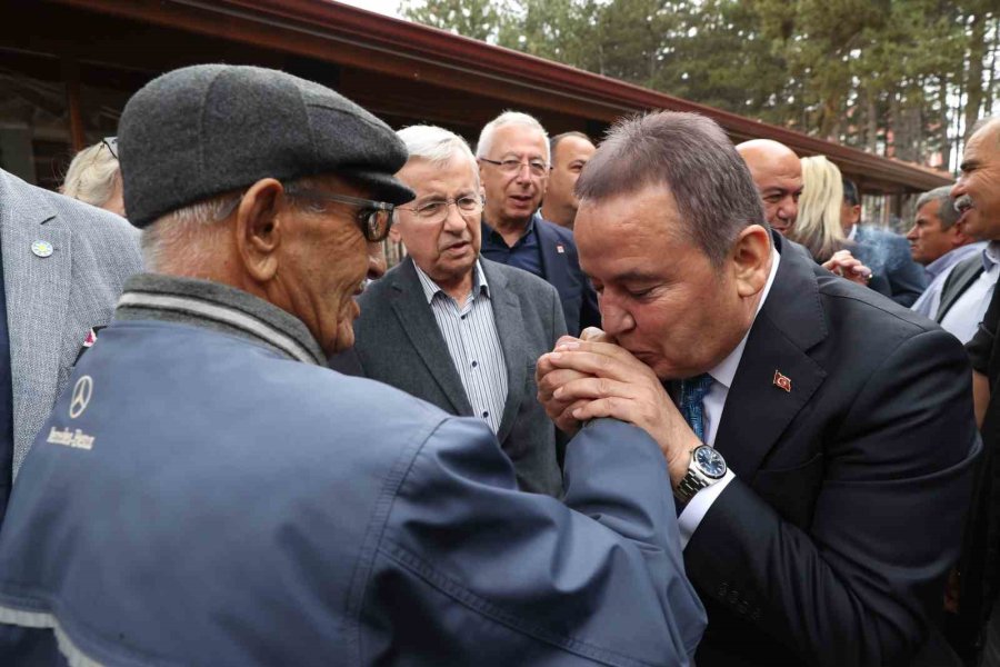 Başkan Böcek Elmalı Ve Kaş’ta Vatandaşların Sorunlarını Dinledi