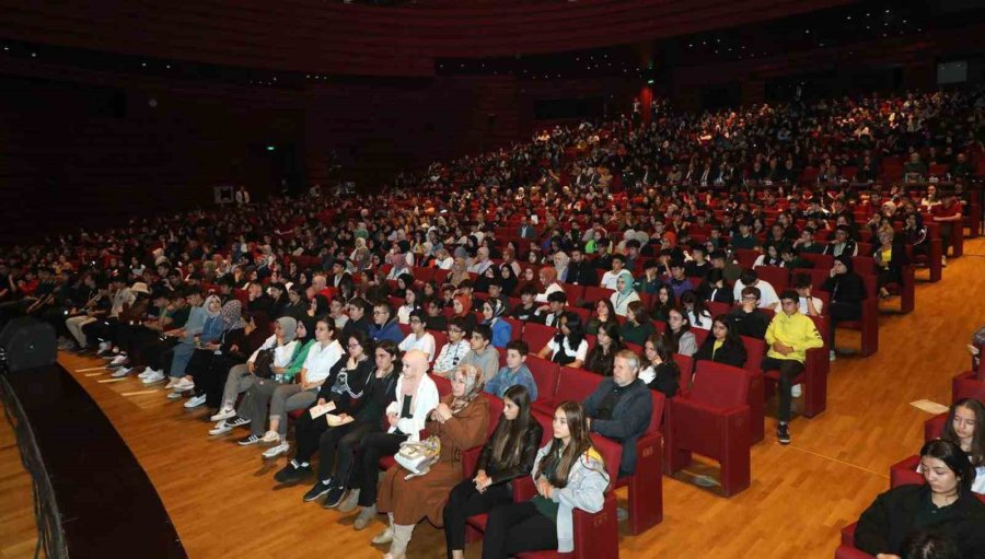 Konya’da Necip Fazıl Kısakürek Vefatının 40. Yıldönümünde Anılıyor