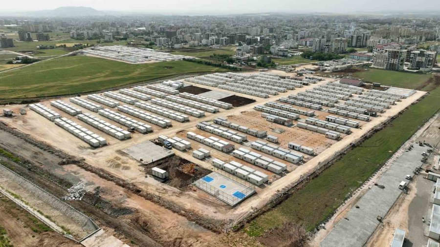 Mersin Büyükşehir’in Adıyaman’da İnşa Ettiği Konteyner Kent İlk Misafirlerini Ağırladı