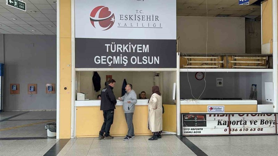 Depremzedeler Oy Kullanmak İçin Yollarda