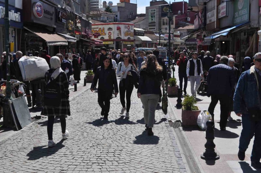 Cumhurbaşkanı Seçiminin 2. Turunda Oy Kullanacak Gençlerden Vatandaşlara Tavsiye