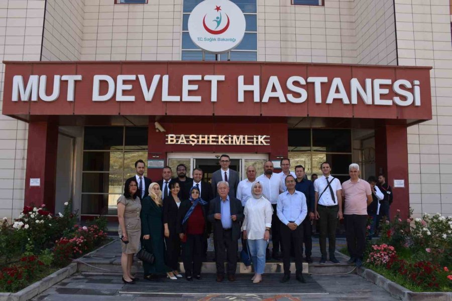 Mut Devlet Hastanesi’ne 375 Bin Lira Bağış Yapan Çifte Plaket Verildi