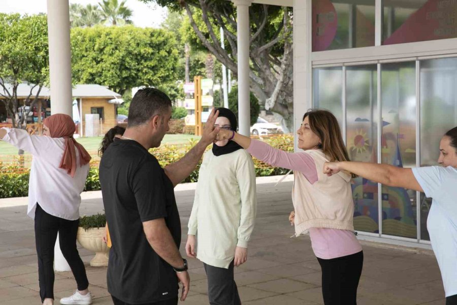 Kadınlar Kendilerini ’krav Maga’ İle Koruyacak