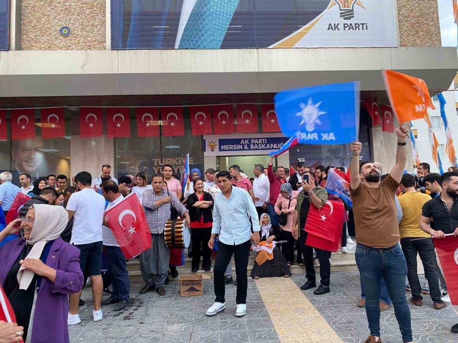 Mersin’de Kutlamalar Başladı