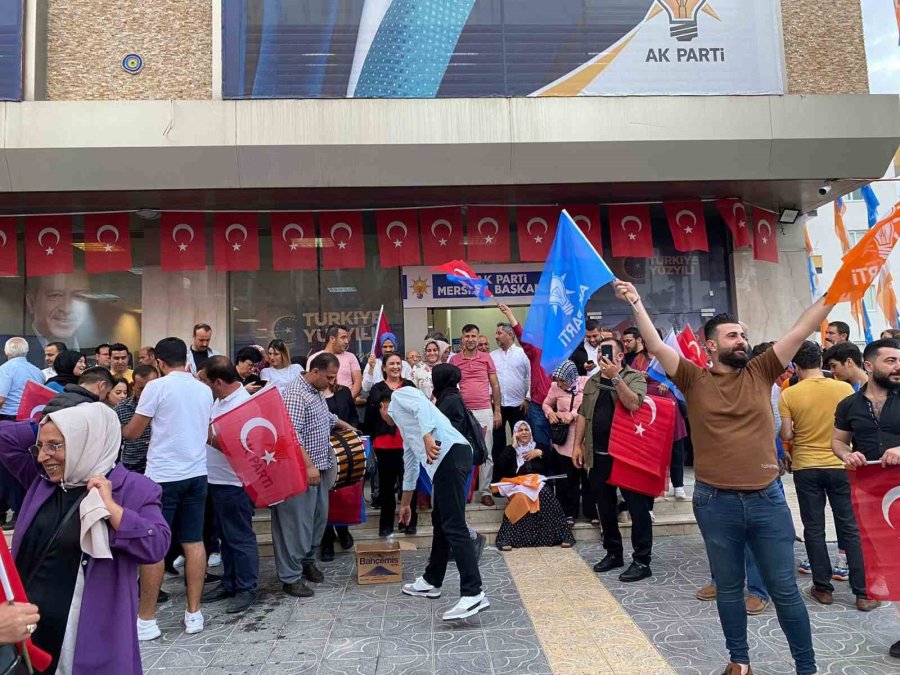 Mersin’de Kutlamalar Başladı