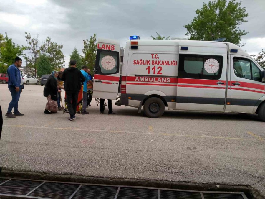 Konya’da Oy Kullanmaya Ambulansla Geldi