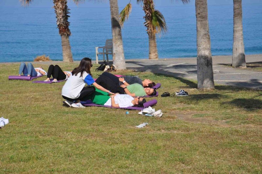 Gazipaşa’da Kadınlar Sabah Sporuyla Zayıflıyor