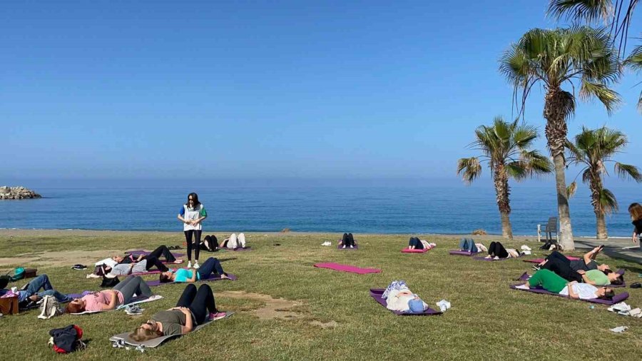 Gazipaşa’da Kadınlar Sabah Sporuyla Zayıflıyor