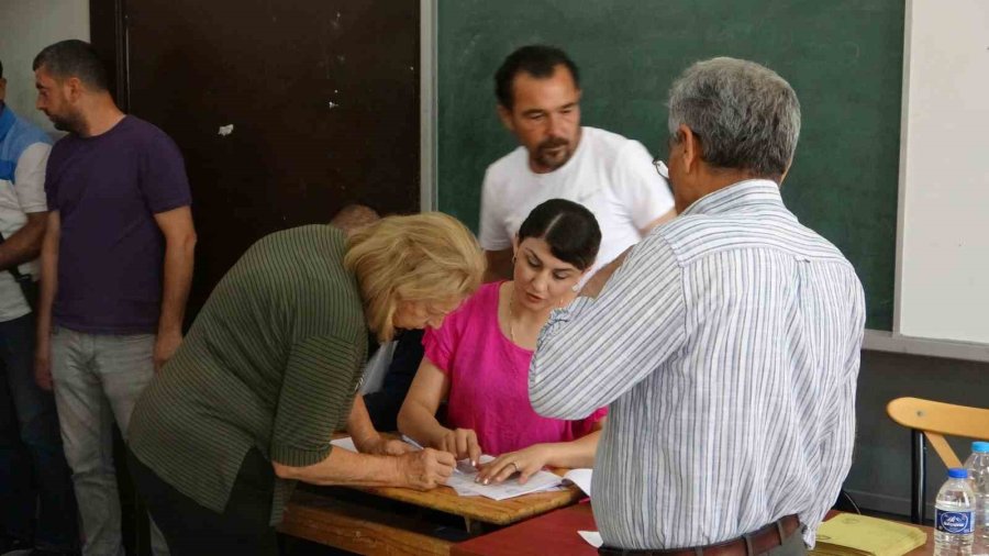 Mersin’de Cumhurbaşkanlığı 2. Tur Seçimi İçin Oy Verme İşlemi Başladı