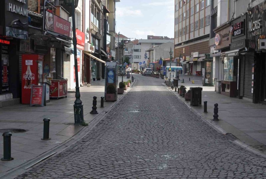 Eskişehir’de Cadde Ve Sokaklarda 2. Tur Sessizliği Hakim