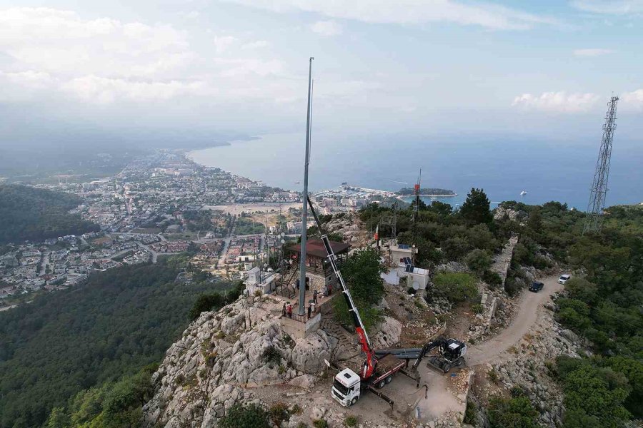 Çalış Tepesi’ne Türk Bayrağı Asıldı