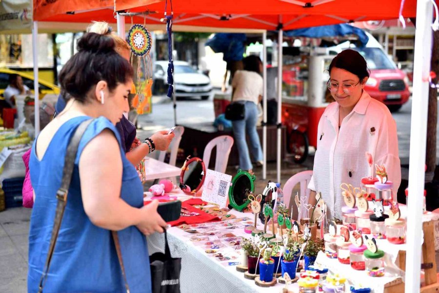 Üretici Kadınların Stantları Yoğun İlgi Gördü