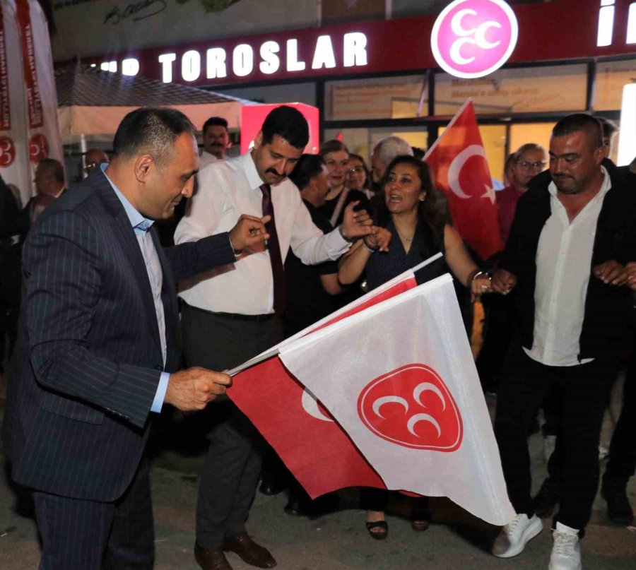 Cumhurbaşkanı Erdoğan’ın Zaferi Toroslar’da Coşkuyla Kutlandı