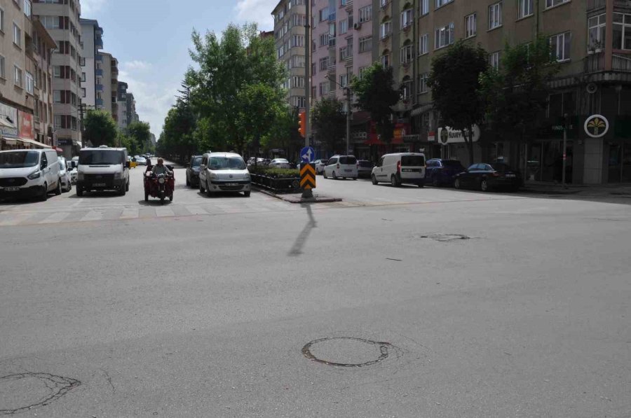 Seçim Sebebiyle Tedbirlerin Uygulandığı Caddelerdeki Trafik Açıldı