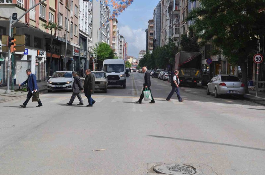 Seçim Sebebiyle Tedbirlerin Uygulandığı Caddelerdeki Trafik Açıldı