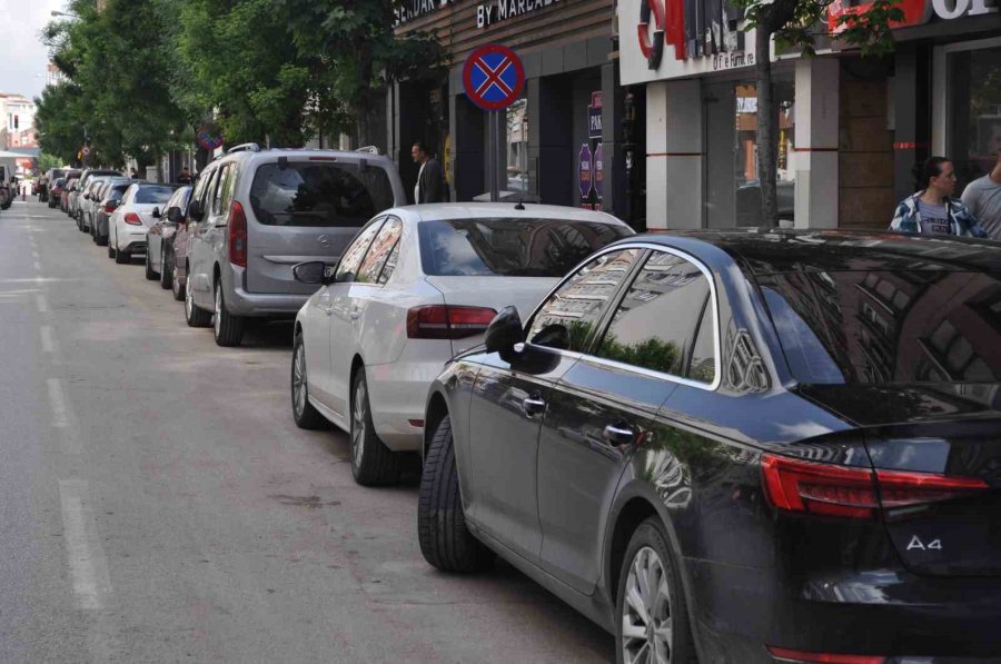 Seçim Sebebiyle Tedbirlerin Uygulandığı Caddelerdeki Trafik Açıldı