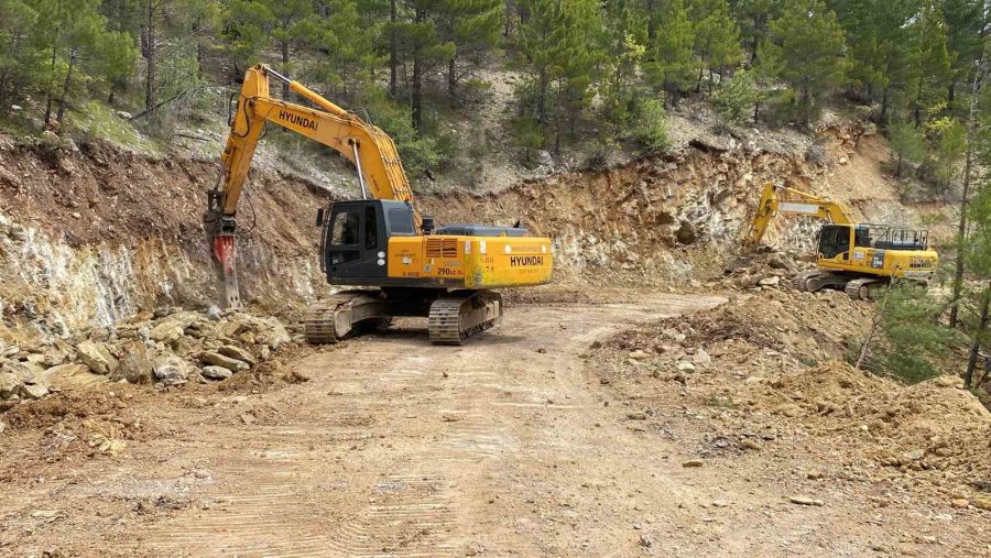 Büyükşehir Belediyesi’nden Pembelik’te Yol Çalışması