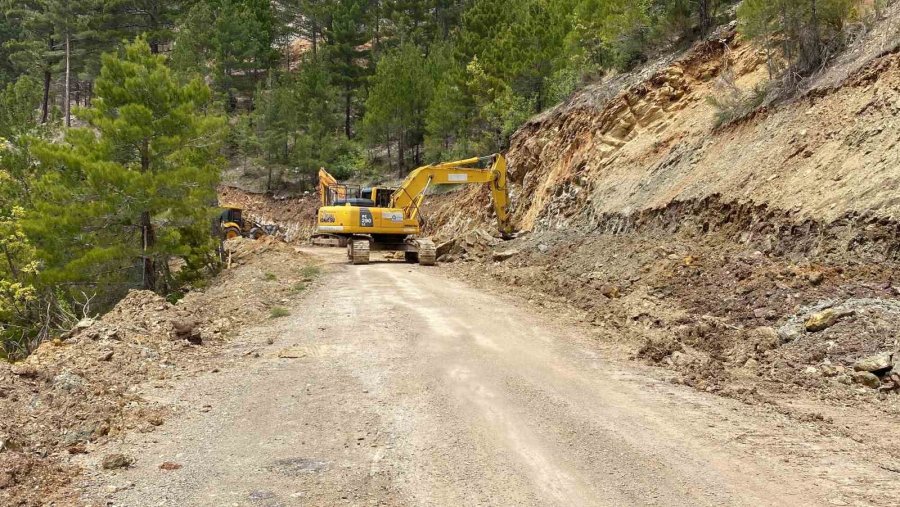 Büyükşehir Belediyesi’nden Pembelik’te Yol Çalışması