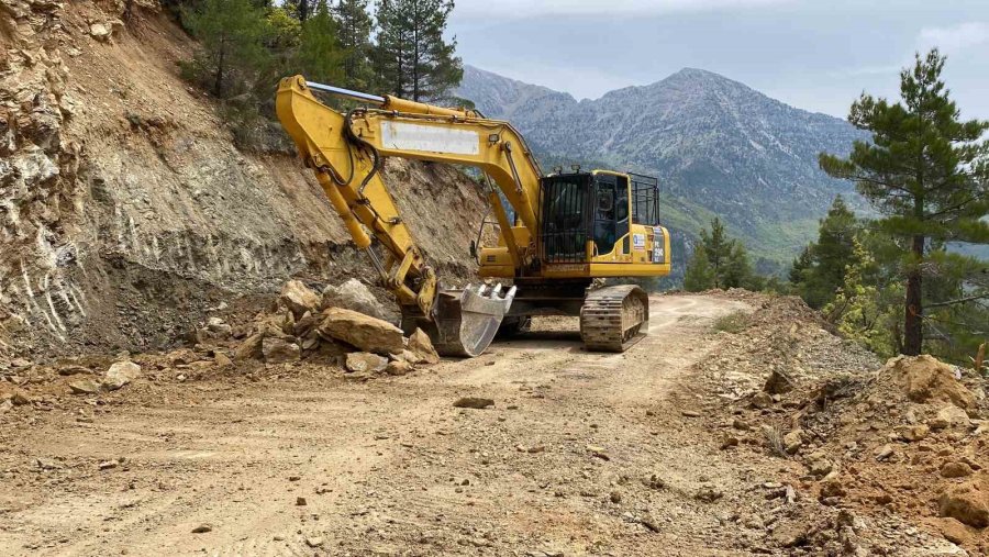 Büyükşehir Belediyesi’nden Pembelik’te Yol Çalışması