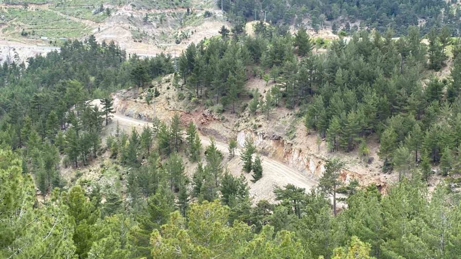 Büyükşehir Belediyesi’nden Pembelik’te Yol Çalışması