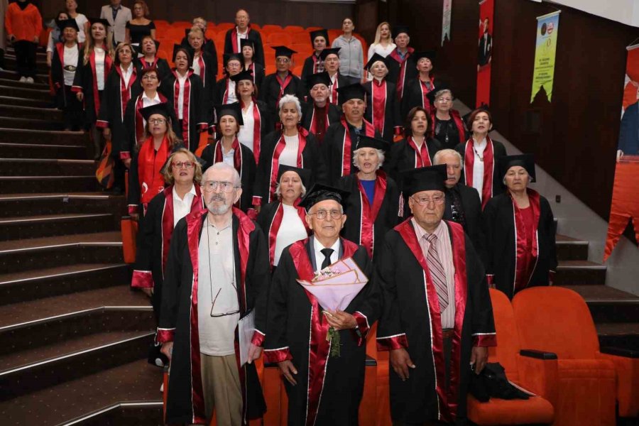 Tazelenme Üniversitesi’nden 82 Öğrenci Mezun Oldu