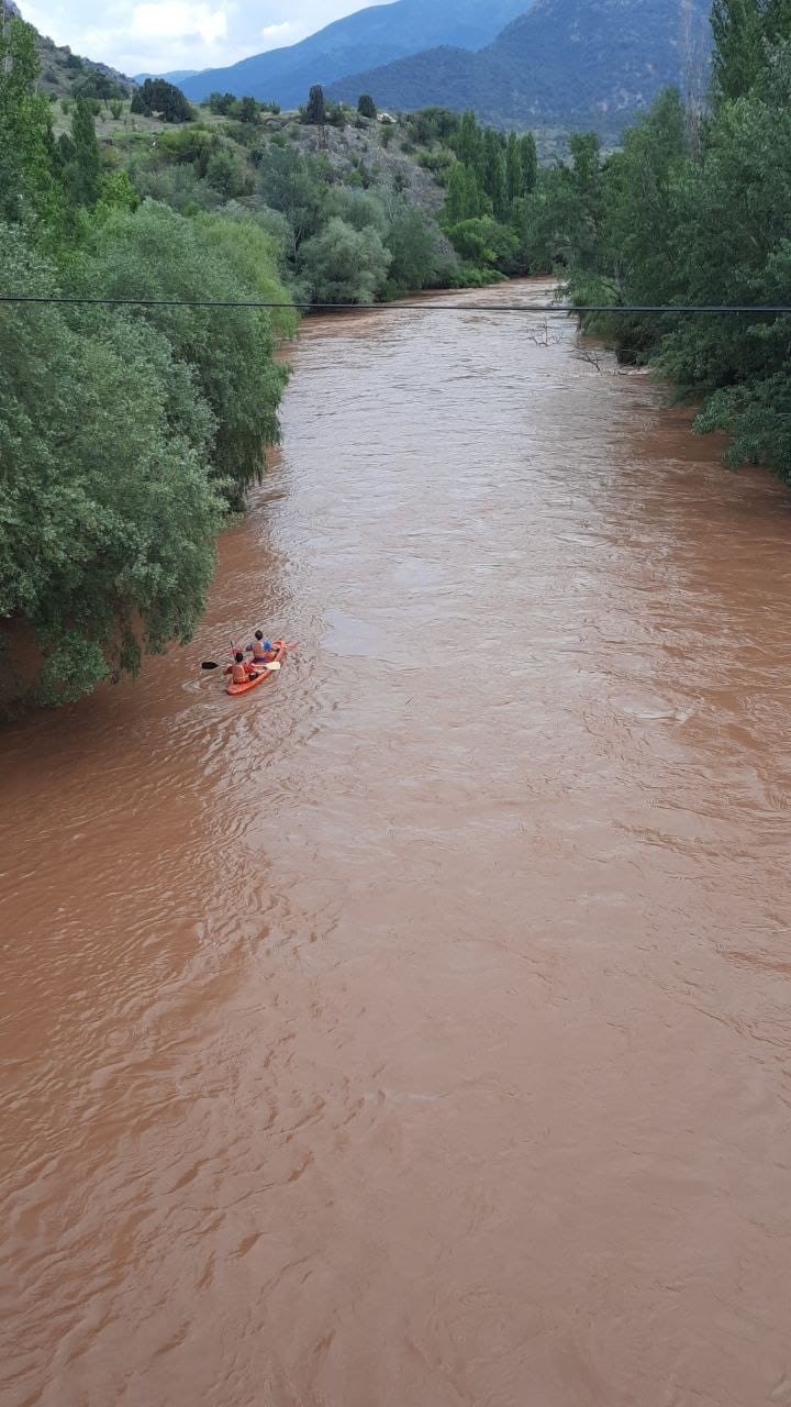 Esdag Üyeleri Debisi Yükselen Sakarya Nehri’nde Kano Yaptı