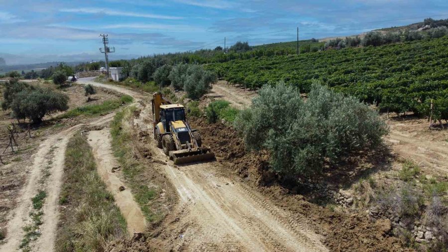 Tarsus’ta Sel Sonrası Bozulan Yollar Onarılıyor