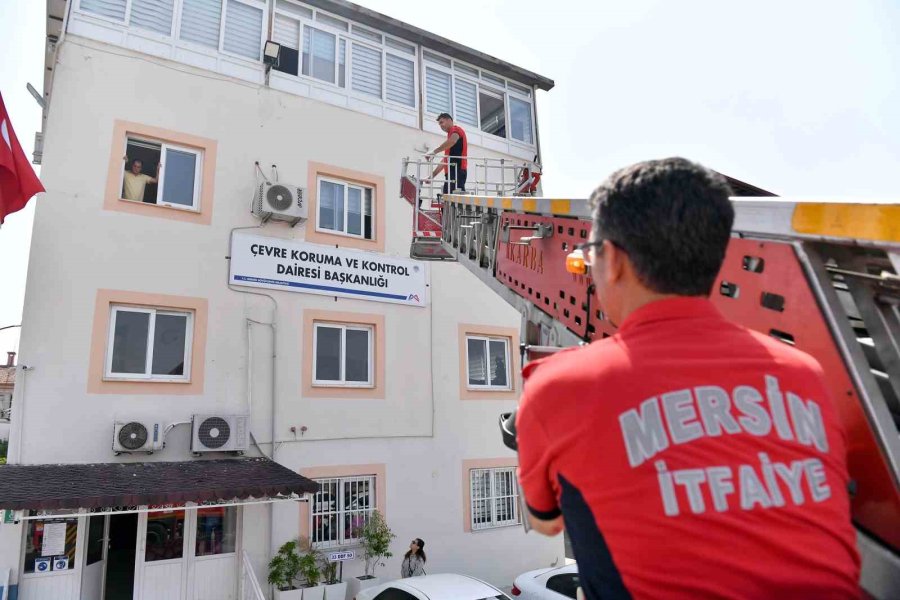 Mersin’de Belediye Personeline Yangın Ve Kurtarma Tatbikatı