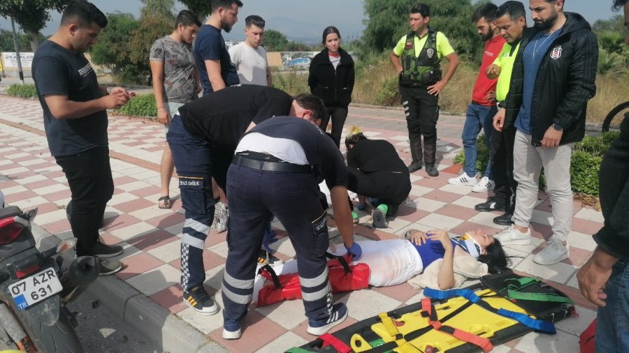 Seyir Halindeki Motosiklet Devrildi: 2 Yaralı