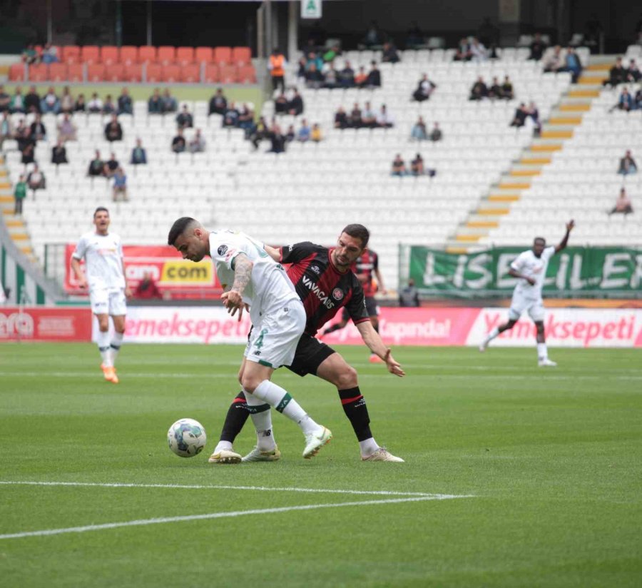 Spor Toto Süper Lig: Konyaspor: 1 - Fatih Karagümrük: 1 (ilk Yarı)