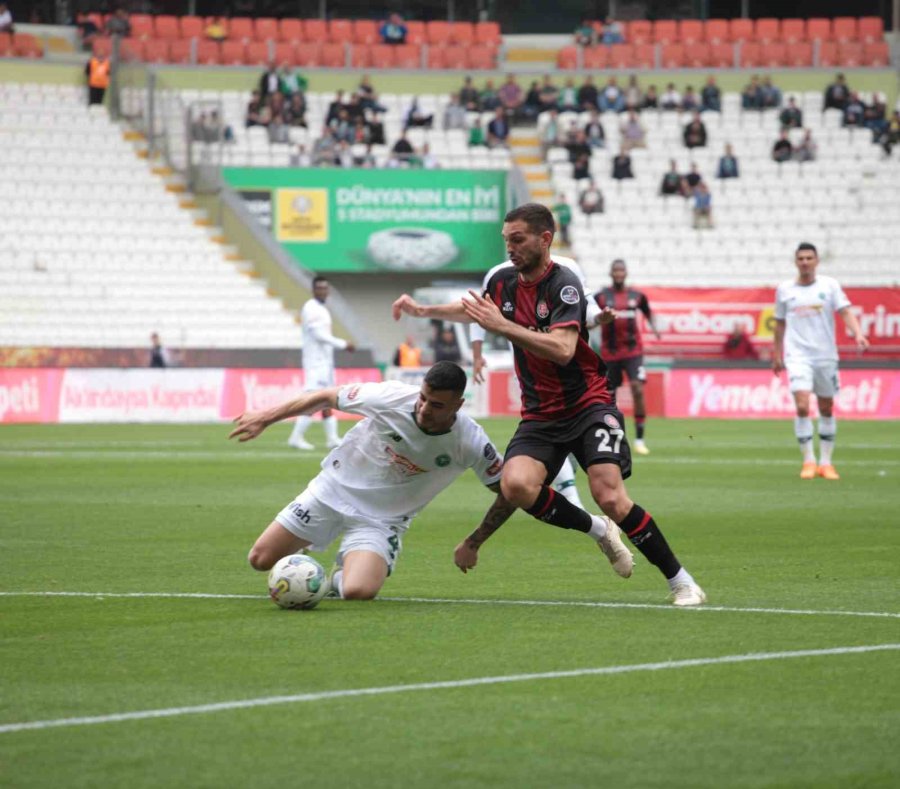 Spor Toto Süper Lig: Konyaspor: 1 - Fatih Karagümrük: 1 (ilk Yarı)