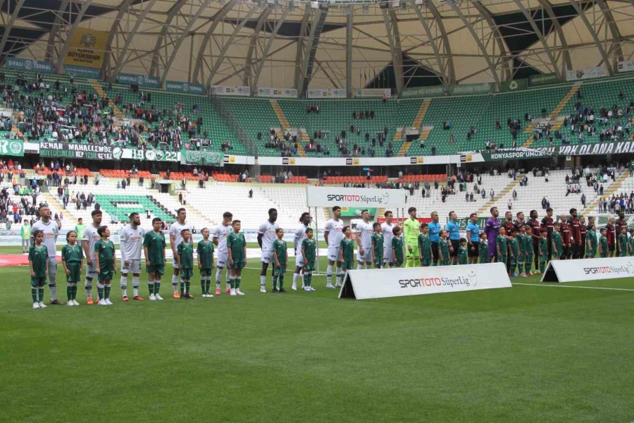 Spor Toto Süper Lig: Konyaspor: 1 - Fatih Karagümrük: 1 (ilk Yarı)