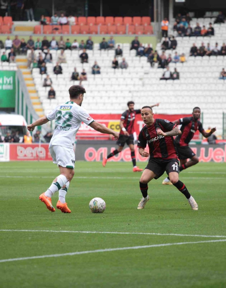 Spor Toto Süper Lig: Konyaspor: 1 - Fatih Karagümrük: 1 (ilk Yarı)