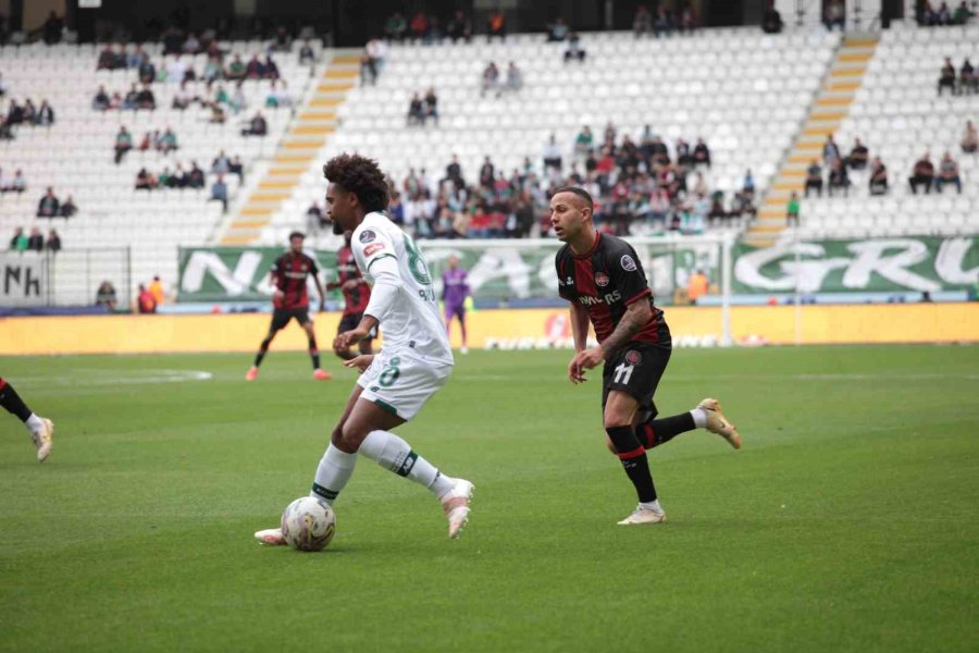 Spor Toto Süper Lig: Konyaspor: 1 - Fatih Karagümrük: 1 (ilk Yarı)