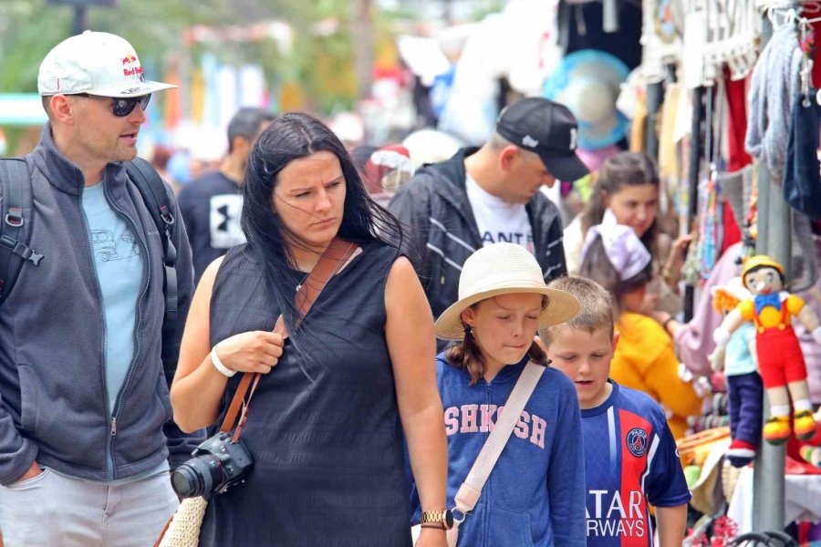 Alanya Turizm Ve Sanatı Doya Doya Yaşamaya Devam Ediyor