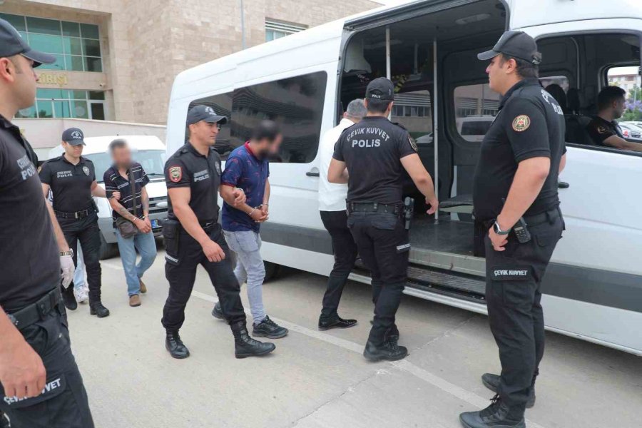 Antalya’da Polis Tarafından Aranan 60 Firari Yakalandı