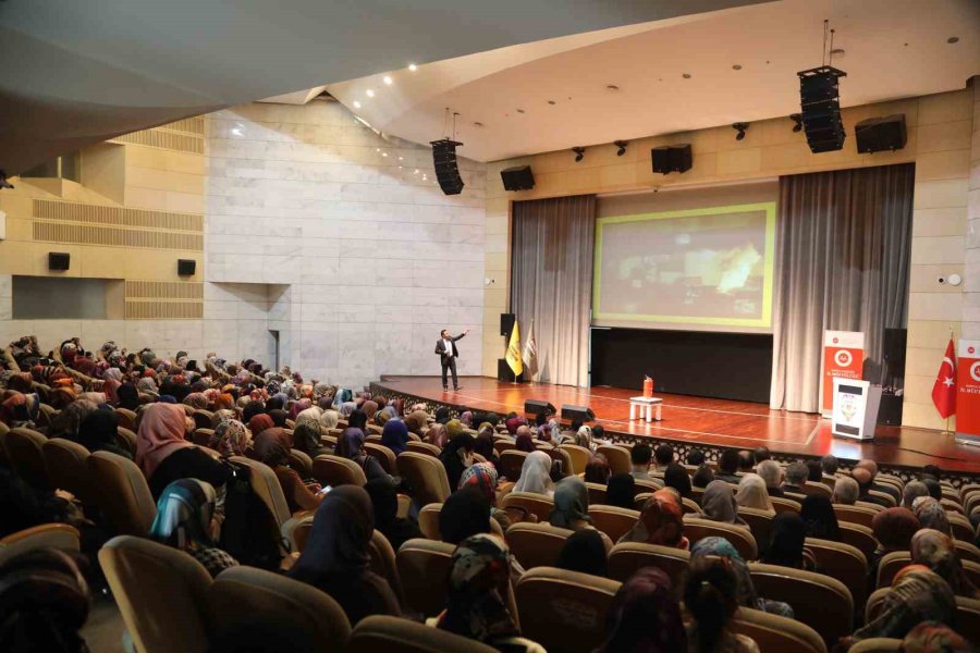 Konya Büyükşehir İtfaiyesi’nde Kur’an Kursu Öğreticilerine “yangın Ve İlkyardım ” Semineri