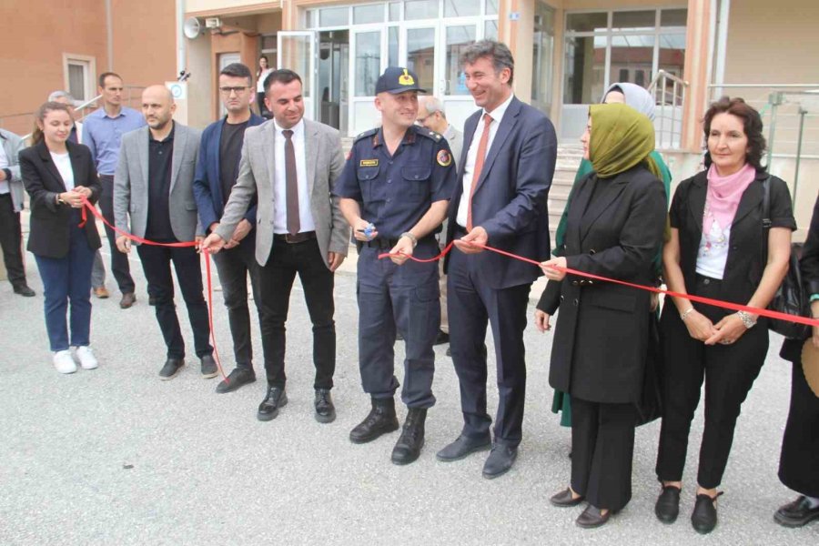 Beyşehir’de Özel Öğrenciler El Emeklerini Sergiledi